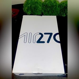 Women’s NIKE Air 270